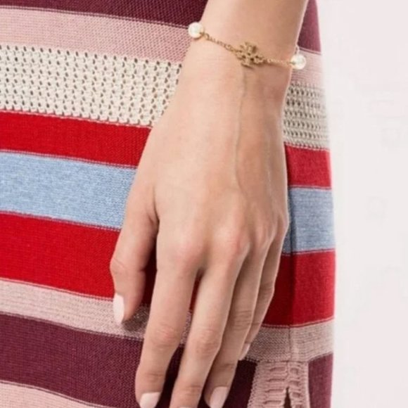 Tory Burch Milgrain Logo Pearl Bracelet NWOT - Picture 2 of 8